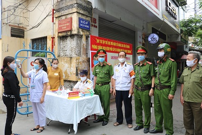 Công an phường Hạ Lý: “Đi từng ngõ, gõ cửa từng nhà”, kiên quyết phòng chống Covid-19
